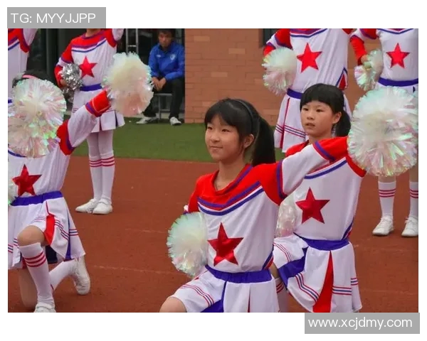 超酷头像展现足球明星女孩的风采与魅力，尽显青春活力与运动激情